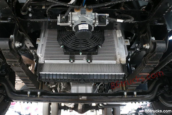 Yuejin Chaoyun H500 156 hp 4X2(6 wheels) 4.2m Single Row Cage Light Truck Chassis (1) | 86Trucks