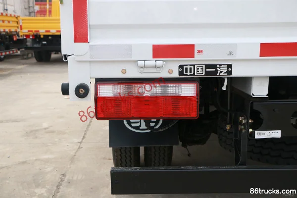 FAW Jiefang Hu VH 160hp 4X2(6 wheels) 4.16m single-row flatbed light truck Body (3) | 86Trucks