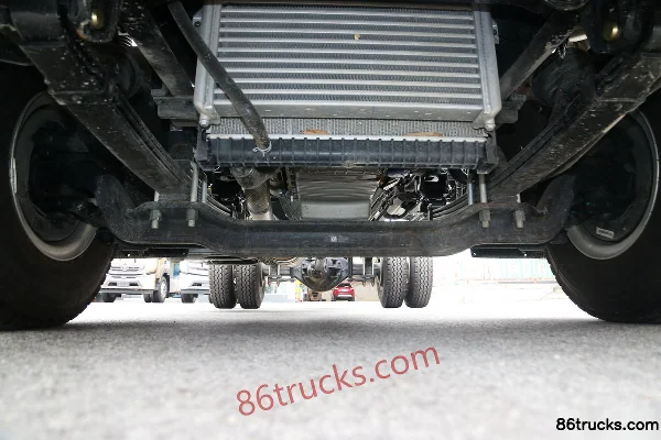 Foton Aoling Xinjieyun Dali Ge 183hp 4X2(6 wheels) 5.25m single-row railed light truck (China VI) Chassis (1) | 86Trucks