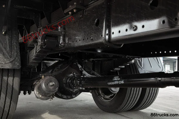 Dongfeng T5 Light Express Edition 240 hp 4X2(6 wheels) 7.8m Van Cargo Truck (Beijing VI) (9t rear axle) Chassis (3) | 86Trucks