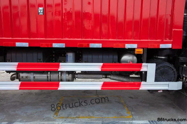 Dongfeng T5 Light Express Edition 240 hp 4X2(6 wheels) 7.8m Van Cargo Truck (Beijing VI) (9t rear axle) Chassis (2) | 86Trucks