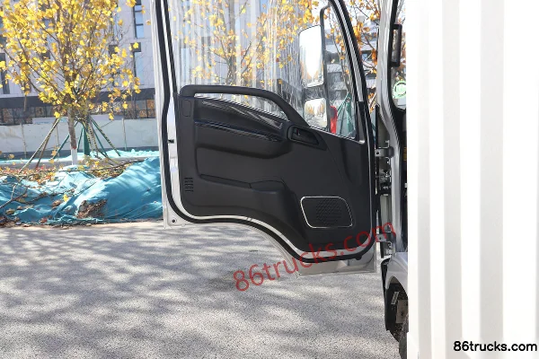 Ouling S3 Feiyang Edition 130hp 4X2(6 wheels) 3.88m Semi-Sleeper Van Light Truck (China VI) Cab (3) | 86Trucks