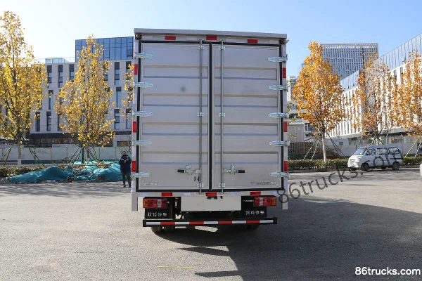 Ouling S3 Feiyang Edition 130hp 4X2(6 wheels) 3.88m Semi-Sleeper Van Light Truck (China VI) Body (1) | 86Trucks