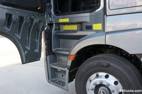 JAC GallopK7 Heavy Truck Comfort Edition 560 hp 6X4(10 wheels) AMT Automatic Tractor Truck (China VI) Cab (3) | 86Trucks