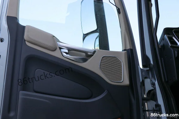 JAC GallopK7 Heavy Truck Comfort Edition 560 hp 6X4(10 wheels) AMT Automatic Tractor Truck (China VI) Cab (2) | 86Trucks