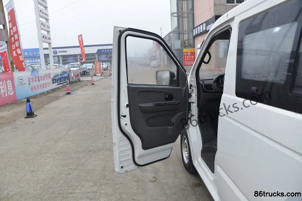 Kama Ruijie S6 122 hp 1.6L Gasoline 5-Seat Double Row Enclosed Van (China VI) Cab (1) | 86Trucks