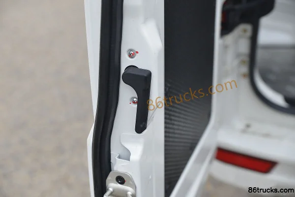Kama Ruijie S6 122 hp 1.6L Gasoline 5-Seat Double Row Enclosed Van (China VI) Cargo Box (3) | 86Trucks