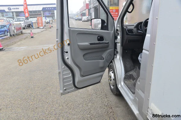 Kama Ruijie 1.5L 113hp 4X2(6 wheels) Gasoline 3.3m Single Row Van Mini Truck (China VI) Cab (2) | 86Trucks