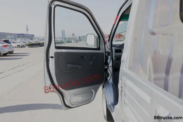 Jinbei T10 2021 Standard Edition 85hp 4X2(6 wheels) 1.2L Gasoline 2.7m Single Row Flatbed Mini Truck (China VI) Cab (1) | 86Trucks