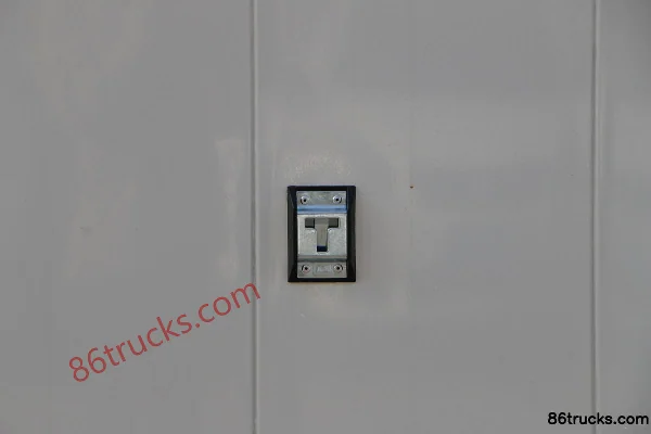 JMC Shunwei Wide Body 143 hp 4X2(6 wheels) 3.8m Semi-Row Van Light Truck (China VI) (Air Brake) (2) | 86Trucks