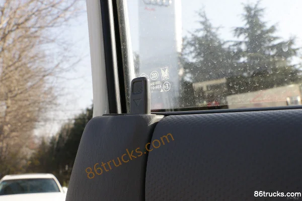 JMC Shunwei Wide Body 143 hp 4X2(6 wheels) 3.8m Semi-Row Van Light Truck (China VI) (Air Brake) Cab (2) | 86Trucks