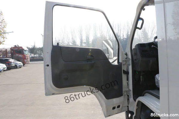 JMC Shunwei Wide Body 143 hp 4X2(6 wheels) 3.8m Semi-Row Van Light Truck (China VI) (Air Brake) Cab (1) | 86Trucks