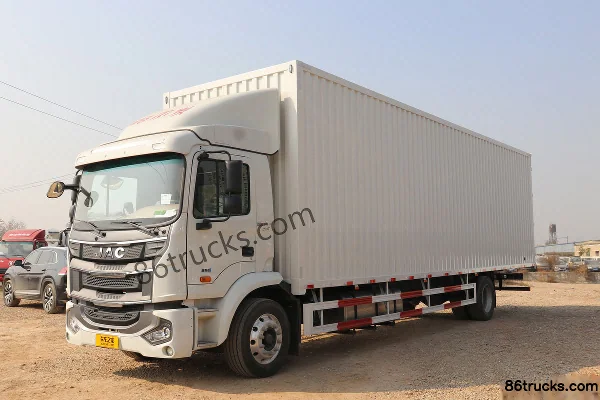 JAC Gallop A5L III Medium Truck 200hp 4X2(6 wheels) 7.8m box cargo truck Exterior (3) | 86Trucks