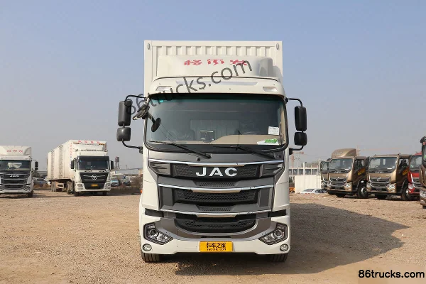 JAC Gallop A5L III Medium Truck 200hp 4X2(6 wheels) 7.8m box cargo truck Exterior (2) | 86Trucks