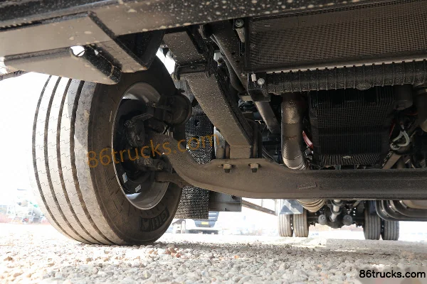 JAC Gallop A5L III Medium Truck 200hp 4X2(6 wheels) 7.8m box cargo truck Chassis (2) | 86Trucks