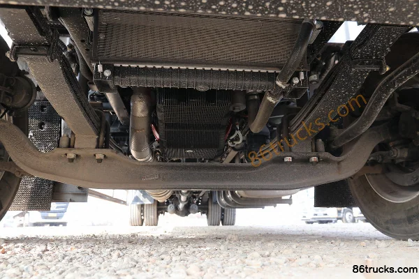 JAC Gallop A5L III Medium Truck 200hp 4X2(6 wheels) 7.8m box cargo truck Chassis (1) | 86Trucks