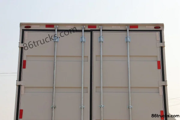 JAC Gallop A5L III Medium Truck 200hp 4X2(6 wheels) 7.8m box cargo truck Body (3) | 86Trucks