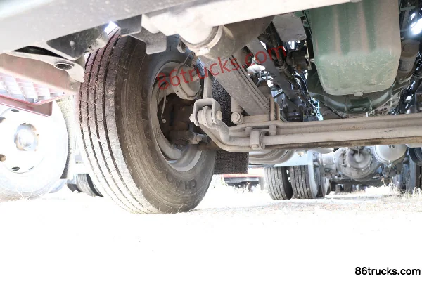 FAW Jiefang Nouveau J6P camion lourd Édition Qualité Prix Version charbon 380 ch 6X4(10 roues) tracteur routier (China VI) Châssis (2) | 86T