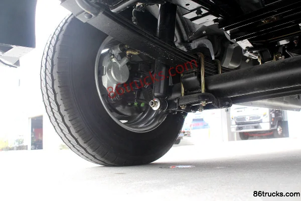 Dongfeng Xiaobawang W18 1.6L 122 ch 4X2(6 roues) 2,55 m micro camion à plateau ridelles cabine double (essieu arrière 2T) (China VI) Châssis