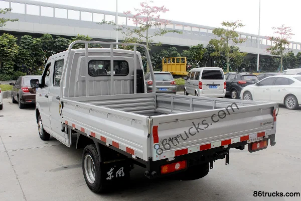 Dongfeng Xiaobawang W18 1.6L 122 ch 4X2(6 roues) 2,55 m micro camion à plateau ridelles cabine double (essieu arrière 2T) (China VI) Carross