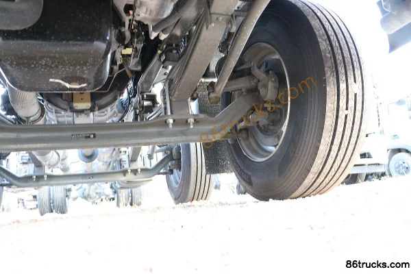Sinotruk Sitrak G5 310 ch 6X2(8 roues) camion porteur à ridelles 8,6 m Châssis (3) | 86Trucks