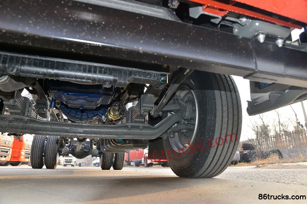 Sinotruk HOWO TX 245 hp 4X2(6 wheels) 6.8m Van Truck (China VI) Chassis (3) | 86Trucks