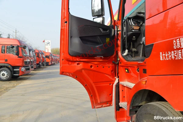 Sinotruk HOWO TH7 Heavy Truck 550 hp 6X4(10 wheels) Tractor Truck (China VI) Cab (2) | 86Trucks