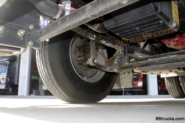 Foton Auman GTL 6 series heavy truck 430 hp 6X4(10 wheels) tractor truck Chassis (2) | 86Trucks