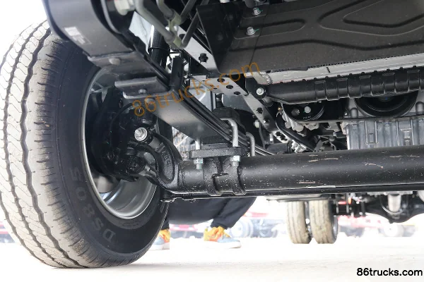 Foton Xiangling M2 Luxury Edition 1.5L 143 hp 4X2(6 wheels) Gasoline 4.12m Single Row Flatbed Micro Truck (China VI) Chassis (3) | 86Trucks