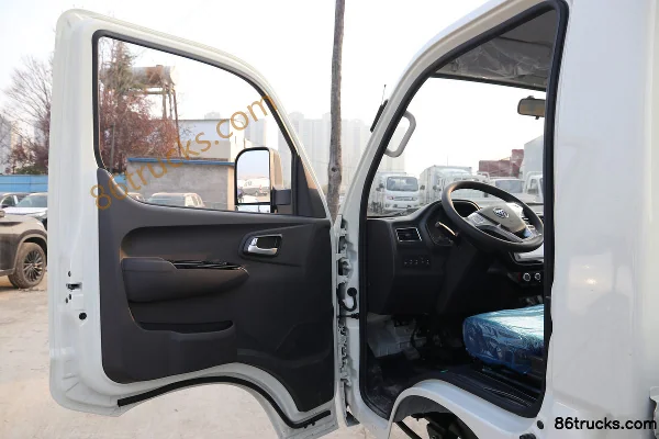Foton Xiangling M2 Gold Edition 1.5L 143 hp 4X2(6 wheels) gasoline 4.12 m single-row flatbed micro truck (China VI) Cab (1) | 86Trucks