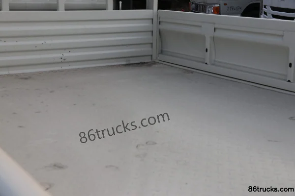 Foton Xiangling M2 Gold Edition 1.5L 143 hp 4X2(6 wheels) gasoline 4.12 m single-row flatbed micro truck (China VI) Body (2) | 86Trucks