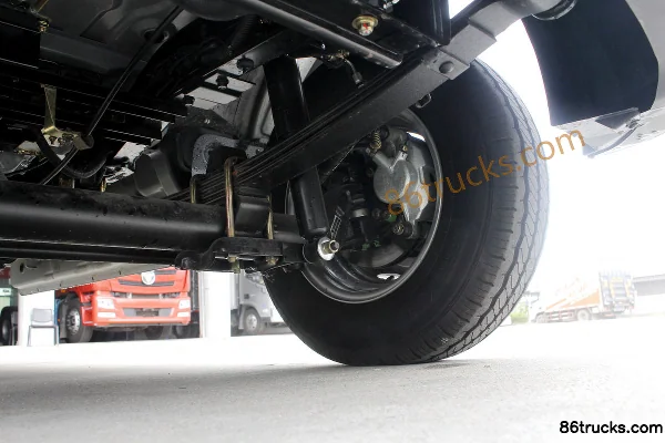 Dongfeng Xiaobawang W18 1.6L 122 hp 4X2(6 wheels) 2.55m double-row flatbed mini truck Chassis (3) | 86Trucks