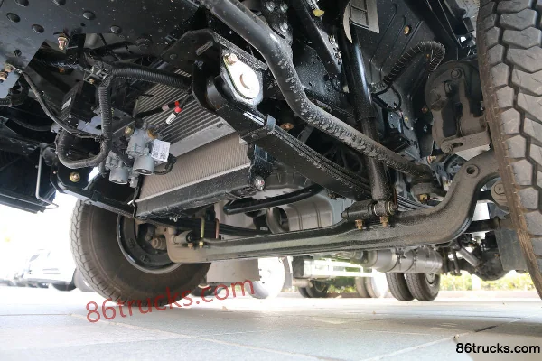 Qingling Lingka 150 hp 4X2(6 wheels) 4.185m Single Row Flatbed Light Truck Chassis (3) | 86Trucks