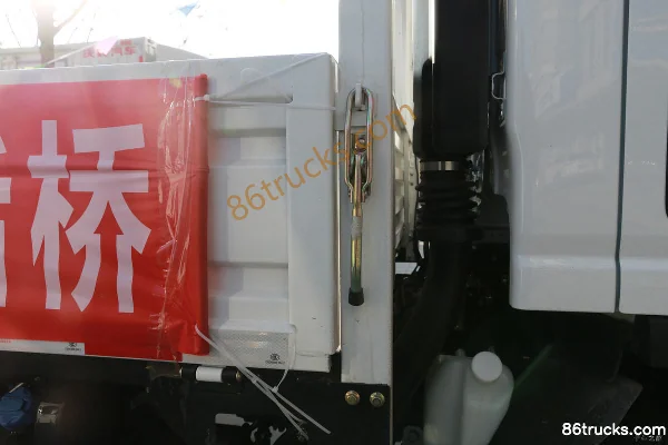 Qingling Lingka 150 hp 4X2(6 wheels) 4.185m Single Row Flatbed Light Truck Body (3) | 86Trucks
