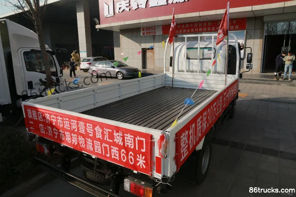 Qingling Lingka 150 hp 4X2(6 wheels) 4.185m Single Row Flatbed Light Truck Body (2) | 86Trucks