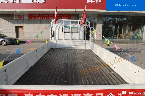 Qingling Lingka 150 hp 4X2(6 wheels) 4.185m Single Row Flatbed Light Truck Body (1) | 86Trucks