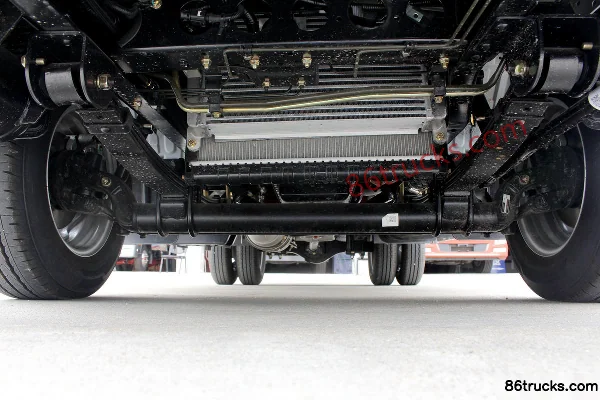Dongfeng T5 2.3L 95 hp diesel 4X2(6 wheels) 3.7m single-row refrigerated truck (China VI) Chassis (1) | 86Trucks