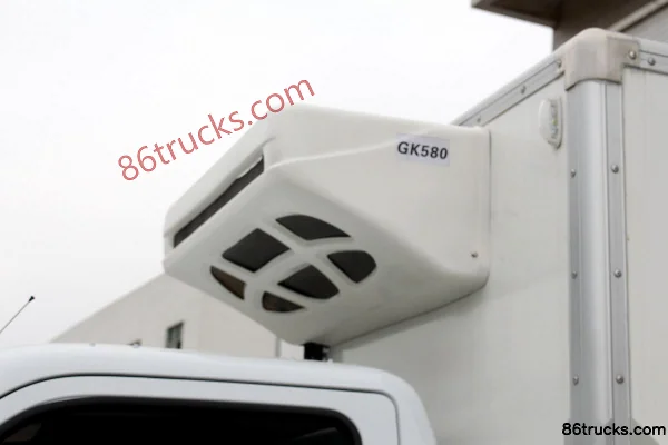 Dongfeng T5 2.3L 95 hp diesel 4X2(6 wheels) 3.7m single-row refrigerated truck (China VI) Body (2) | 86Trucks