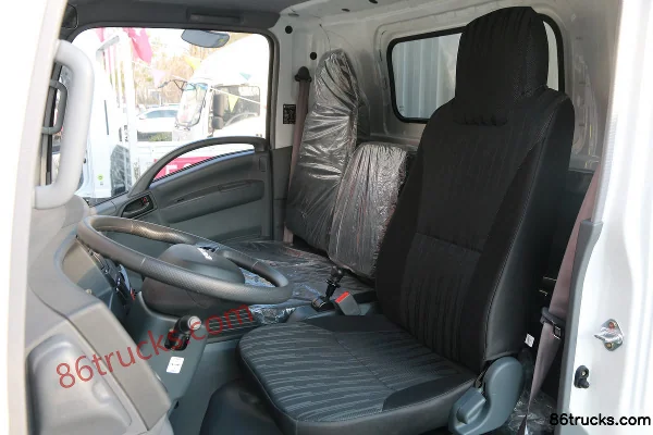 Qingling Lingka 127hp 4X2(6 wheels) 4.2m single-row van light truck (WLY)(China VI) Cab (3) | 86Trucks