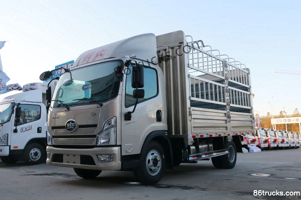 FAW Jiefang Lingtu Medium Body 130hp 4X2(6 wheels) 4.16m Single Row Stake Truck (China VI) Exterior (3) | 86Trucks