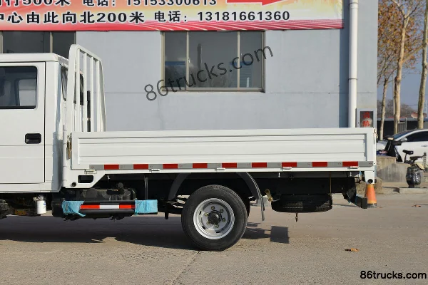 Tangjun Ouling Small BMW 115 hp 4X2(6 wheels) 2.56m Double Row Flatbed Light Truck (China VI) Body (2) | 86Trucks