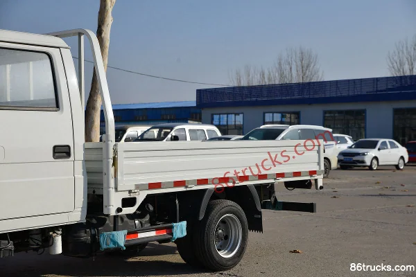 Tangjun Ouling Small BMW 115 hp 4X2(6 wheels) 2.56m Double Row Flatbed Light Truck (China VI) Body (1) | 86Trucks