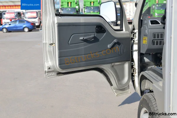 Ouling Sailing F3-II 1.2L 91hp 4X2(6 wheels) Gasoline 3.08m single-row box micro truck (China VI) Cab (2) | 86Trucks