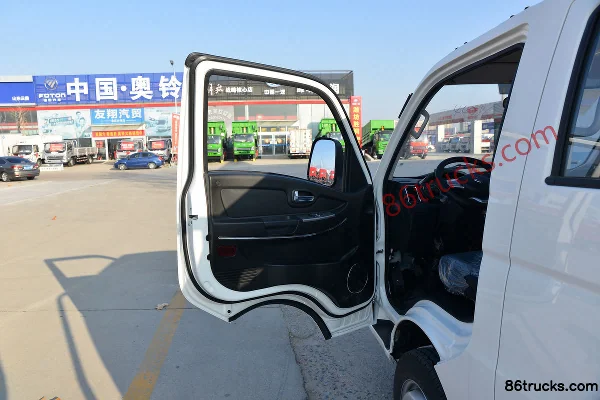 Ouling V5 Series 122hp 4X2(6 wheels) 3.01m double-row flatbed micro truck (China VI) Cab (1) | 86Trucks