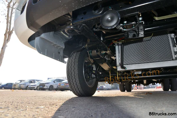 Ouling V5 Series 122hp 4X2(6 wheels) 3.01m double-row flatbed micro truck (China VI) Chassis (2) | 86Trucks