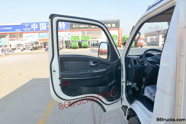 Ouling V5 Series 122hp 4X2(6 wheels) 3.61m single-row box micro truck (China VI) Cab (1) | 86Trucks