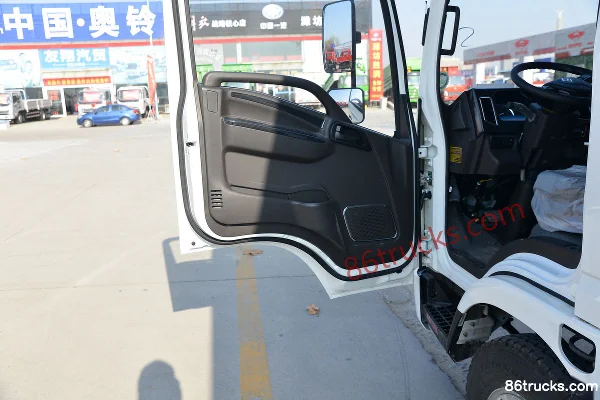 Ouling S3 Series 130hp 4X2(6 wheels) 4.15m single-row box light truck (China VI) Cab (2) | 86Trucks
