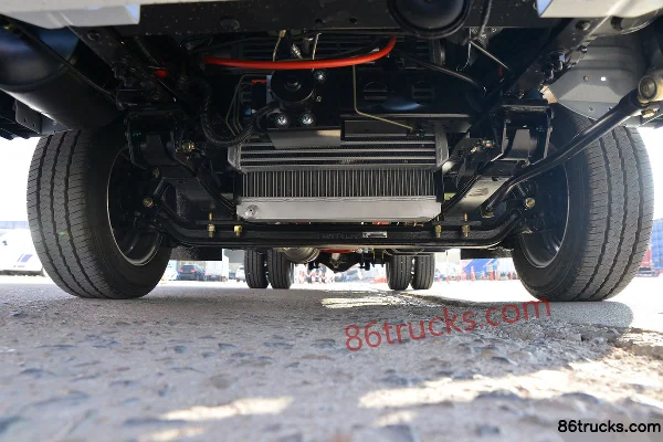 Ouling Jinlika II 115hp 4X2(6 wheels) 4.13m single-row flatbed light truck (China VI) Chassis (1) | 86Trucks