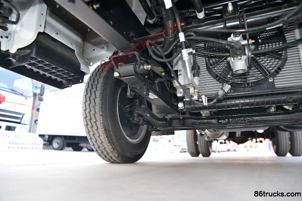 FAW Jiefang HuVR 110 hp 4X2(6 wheels) 3.7m Single Row Flatbed Light Truck Chassis (2) | 86Trucks