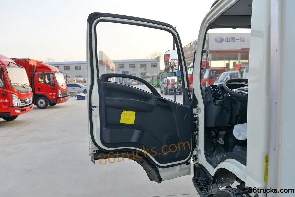 FAW Jiefang Hu VR 130 hp 4X2(6 wheels) 3.7m Single Row Van Light Truck (China VI) Cab (1) | 86Trucks